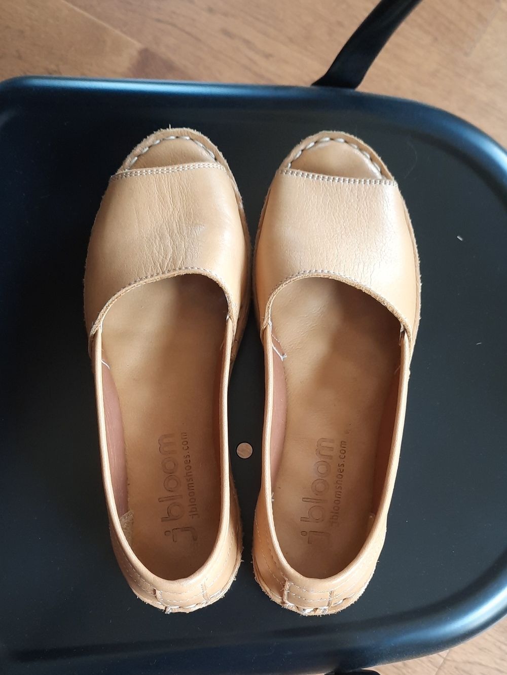 jbloom Tan Leather Slip-On Light Platform Flats